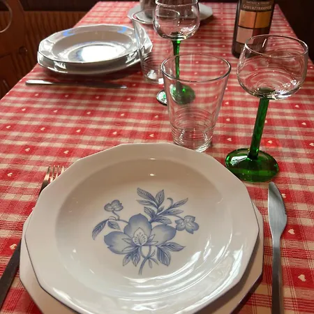 Des Amoureux Apartment